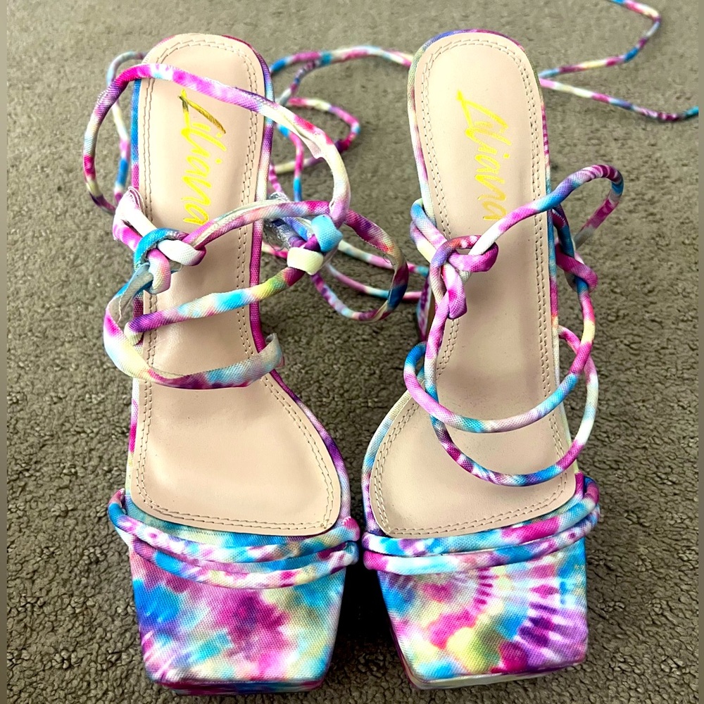 Tye die platform heels